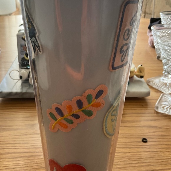 Starbucks 24 Oz Tumbler With Lid Straw Dream In Color Patches Coffee Cold Drinks - Picture 4 of 5